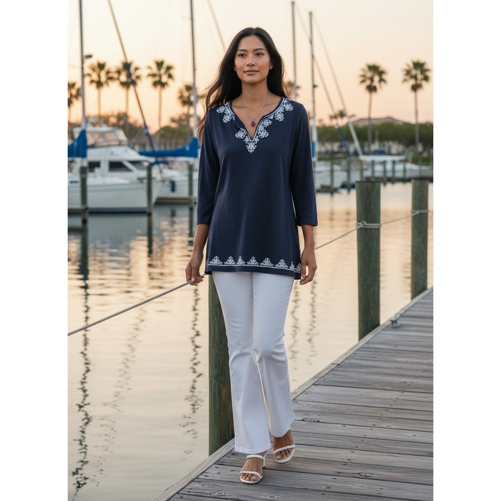 Talbots Embroidered Navy Tunic. SZ Med. Resort wear. Preppy Tennis Prep Vacation